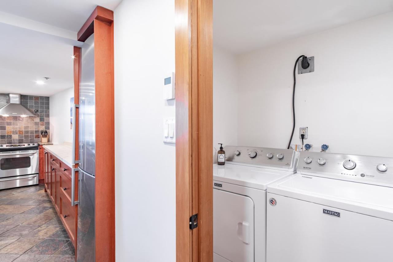 Carleton Lodge By Outpost Whistler Exteriör bild