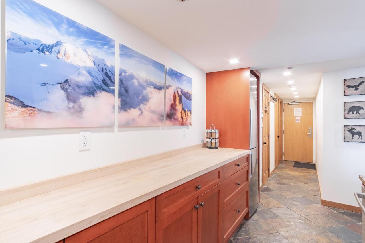 Carleton Lodge By Outpost Whistler Exteriör bild